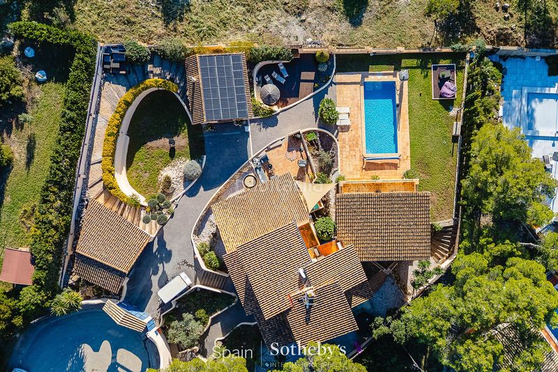 Foto 162519e5-4878-4b65-b2bc-ec29601a8c81. Casa amb calefacció aparcament piscina a Olivella