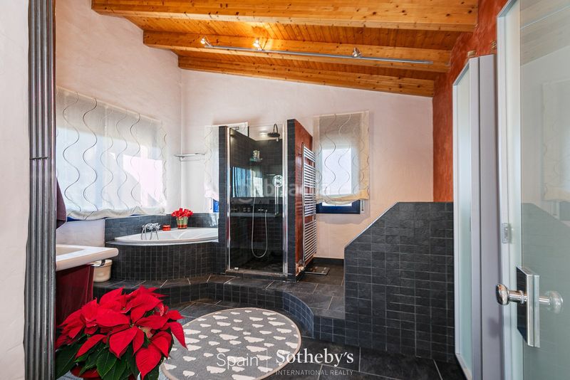 Foto b7ae6630-1e6c-40d4-b24f-c21bb0894c06. Casa amb calefacció aparcament piscina a Olivella