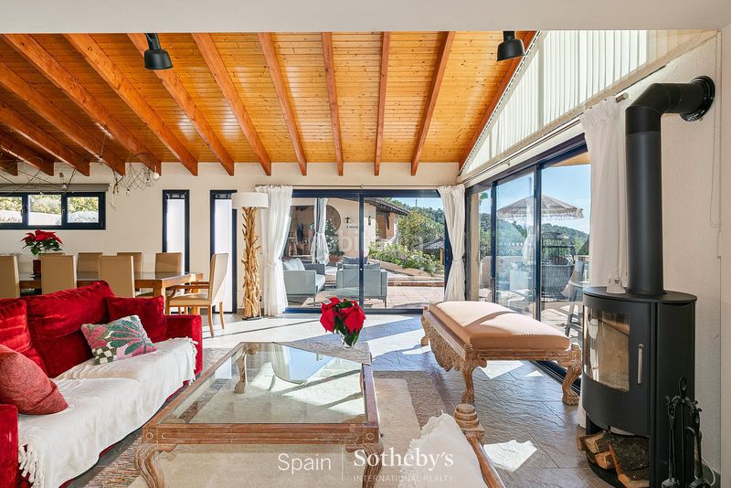 Foto c60948ea-2ca3-4a0e-a438-2a32e8e0da39. Casa amb calefacció aparcament piscina a Olivella