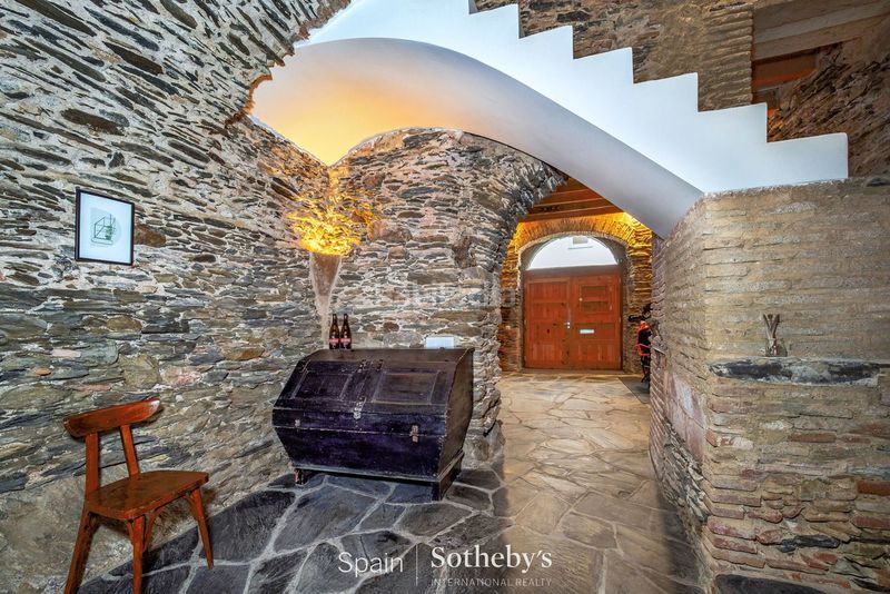 Foto 2239fa69-ae04-42b6-a585-788154262c30. Casa amb aparcament a Cadaqués