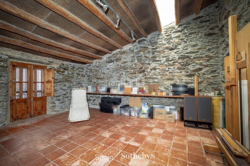 Foto dbf75c89-6a2a-4f2c-9c1f-4e195d70dfb9. Casa amb aparcament a Cadaqués