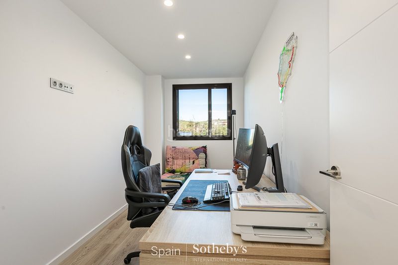 Foto 80ab0644-357e-42f1-ae53-9cd8fdaf54e8. Apartament amb aparcament piscina a Aiguadolç - Sant Sebastià Sitges