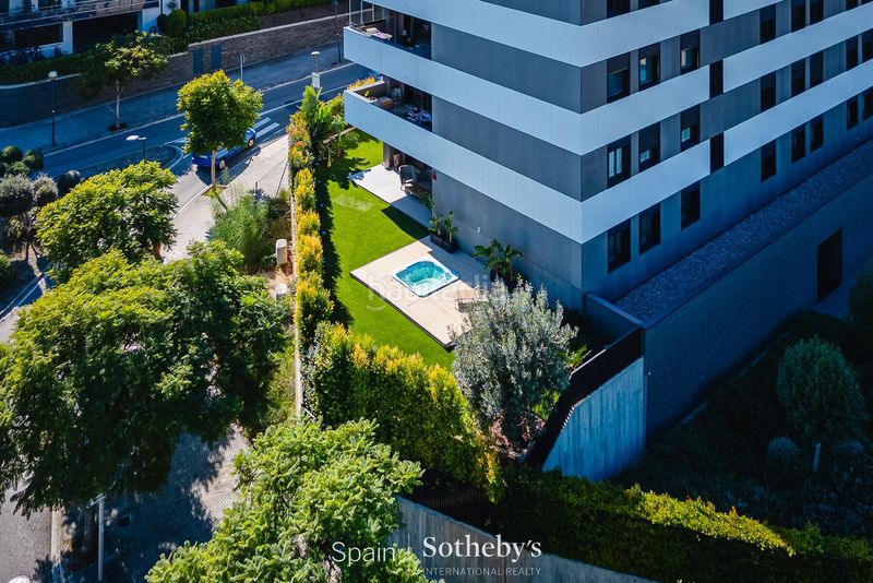 Foto 88b94681-d6c5-492c-a3e1-a9d63fc6ac53. Apartament amb aparcament piscina a Aiguadolç - Sant Sebastià Sitges