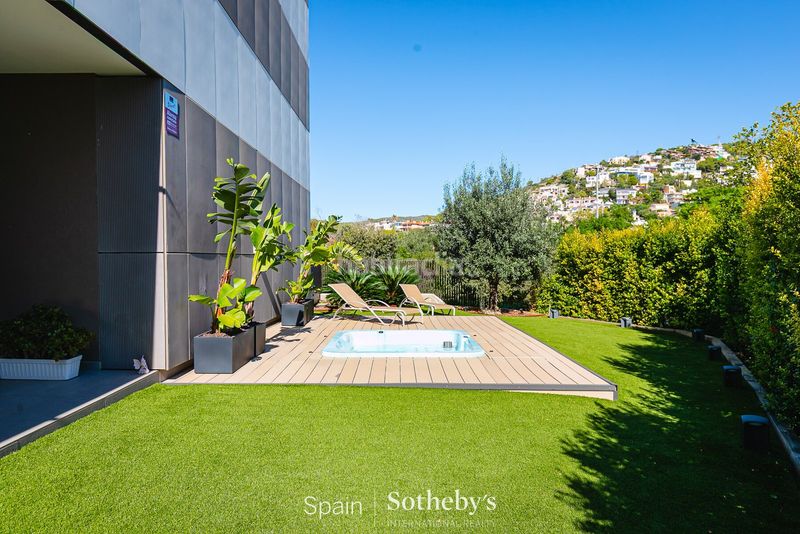 Foto 92f4eba2-fb90-4e95-ad52-a2244fcbc301. Apartament amb aparcament piscina a Aiguadolç - Sant Sebastià Sitges