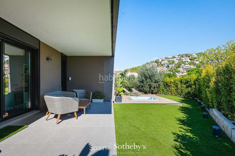 Foto 950f169d-6a5e-44c8-abc2-55dc384ec3f0. Apartament amb aparcament piscina a Aiguadolç - Sant Sebastià Sitges