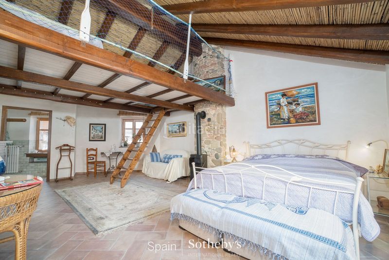 Foto 71cff534-bd18-4f34-b126-07e321e469f4. Casa aparellada amb calefacció aparcament a Castelló d´Empúries
