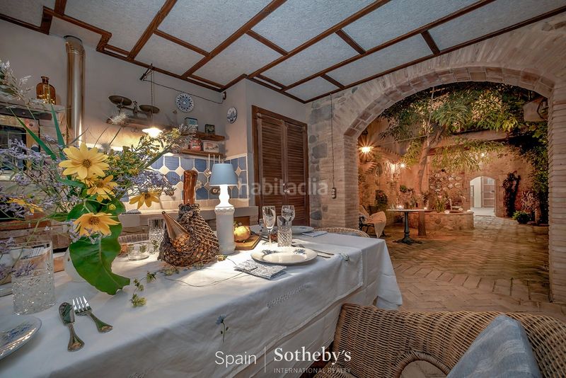 Foto a61aefbf-b187-4274-87d6-beeb50fe7461. Casa aparellada amb calefacció aparcament a Castelló d´Empúries