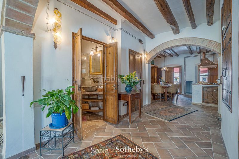 Foto d02d18c6-e832-4b61-b9b9-6e54b3fa2044. Casa aparellada amb calefacció aparcament a Castelló d´Empúries
