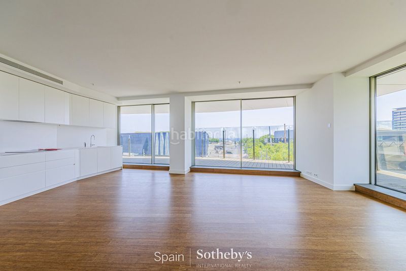 Foto 5d1f45d0-d741-4a4e-befa-73c8607e2b54. Apartament amb calefacció aparcament piscina a Provençals del Poblenou Barcelona