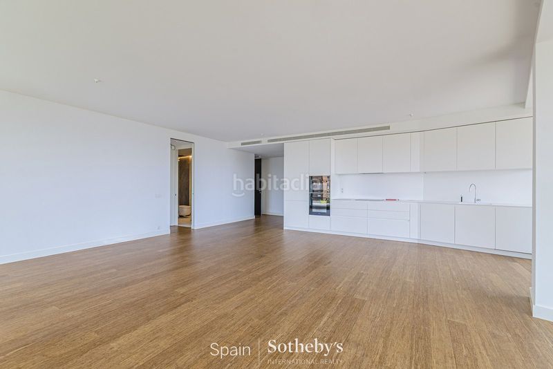 Foto a9b4a52d-3699-47e7-9aa4-26b3a8537fc1. Apartament amb calefacció aparcament piscina a Provençals del Poblenou Barcelona