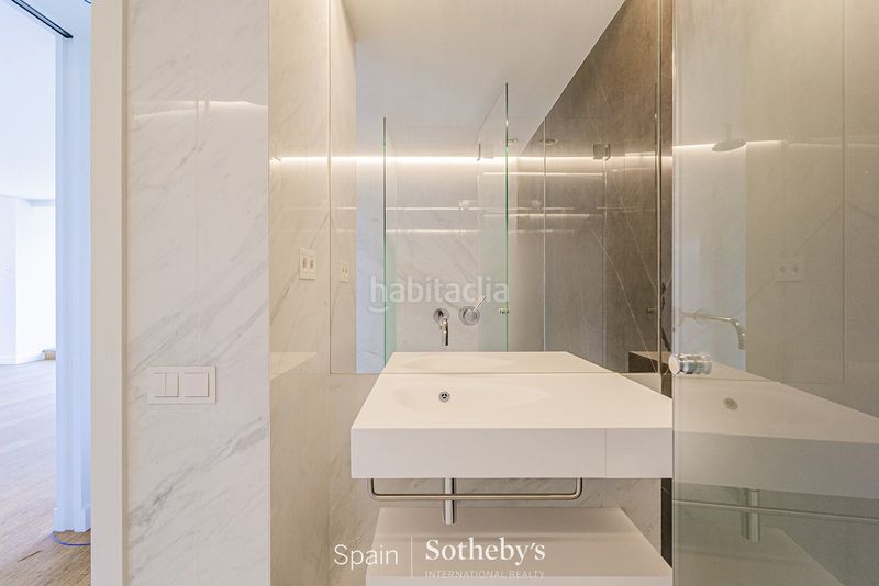 Foto d4635941-f580-496b-ae0f-843ed2184c23. Apartament amb calefacció aparcament piscina a Provençals del Poblenou Barcelona