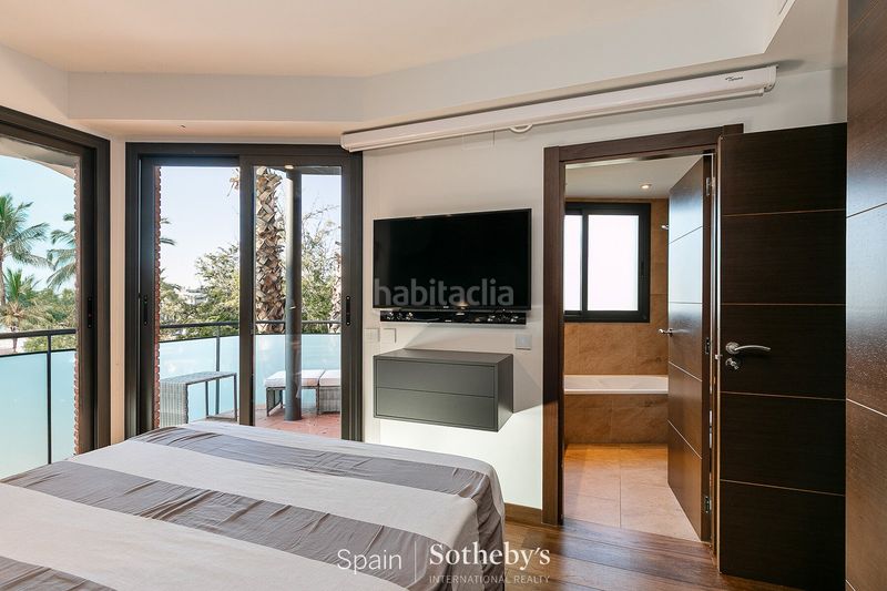 Foto 14a4ad54-9b15-4e69-a08f-d553391f43d4. Casa aparellada amb calefacció aparcament piscina a Sitges