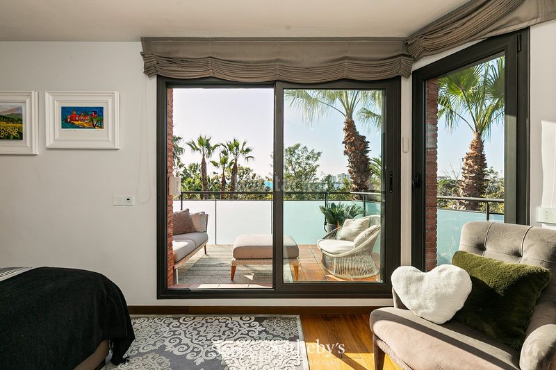 Foto 67c6cd2d-88a9-4b8e-9007-62ed69826331. Casa aparellada amb calefacció aparcament piscina a Sitges