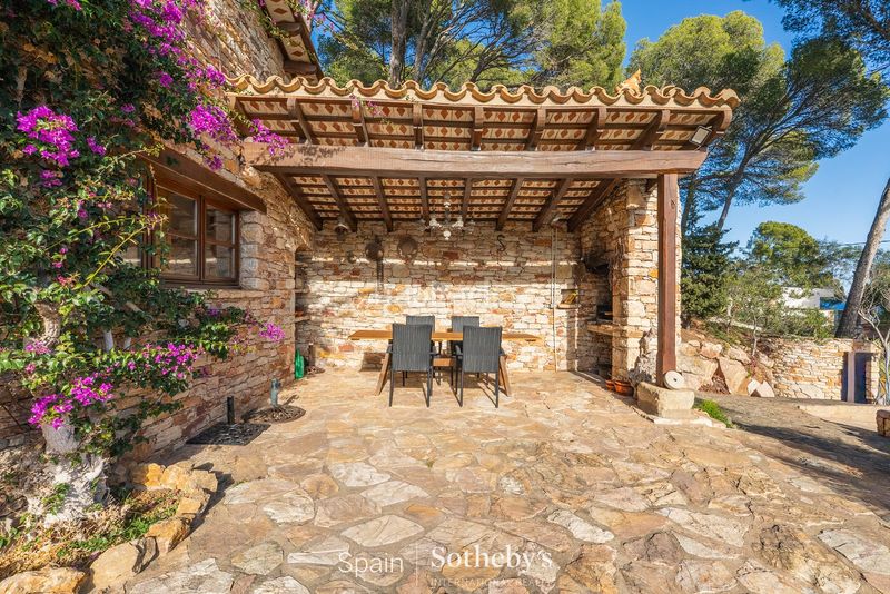 Foto 36d7700f-048b-4799-8fa2-a6764a118e64. House in carrer sa punta negra 15 in Sa Riera-Sa Fontansa Begur