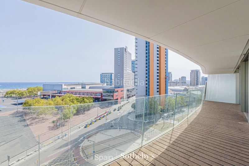 Foto 0a2ad4c6-3412-4131-88a5-5f866ce189f8. Apartament amb calefacció aparcament piscina a Provençals del Poblenou Barcelona