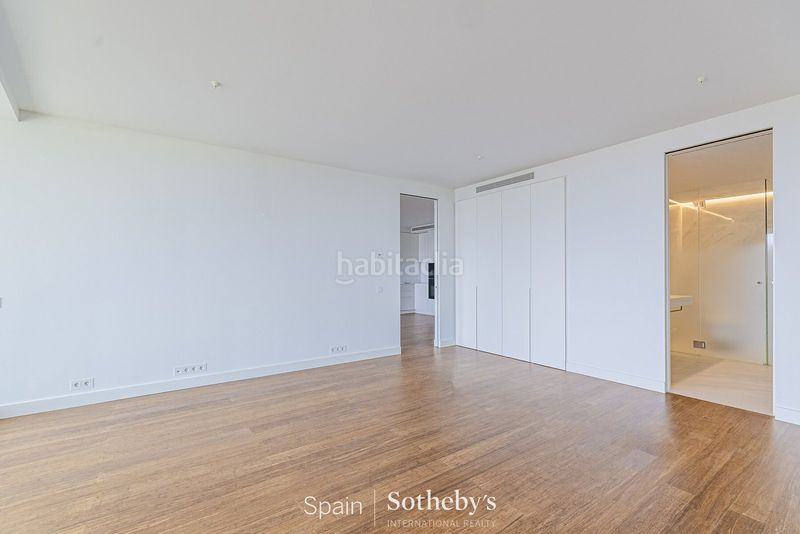 Foto 6b3cdb0e-444c-463f-ba0a-fe672c3296f4. Apartament amb calefacció aparcament piscina a Provençals del Poblenou Barcelona
