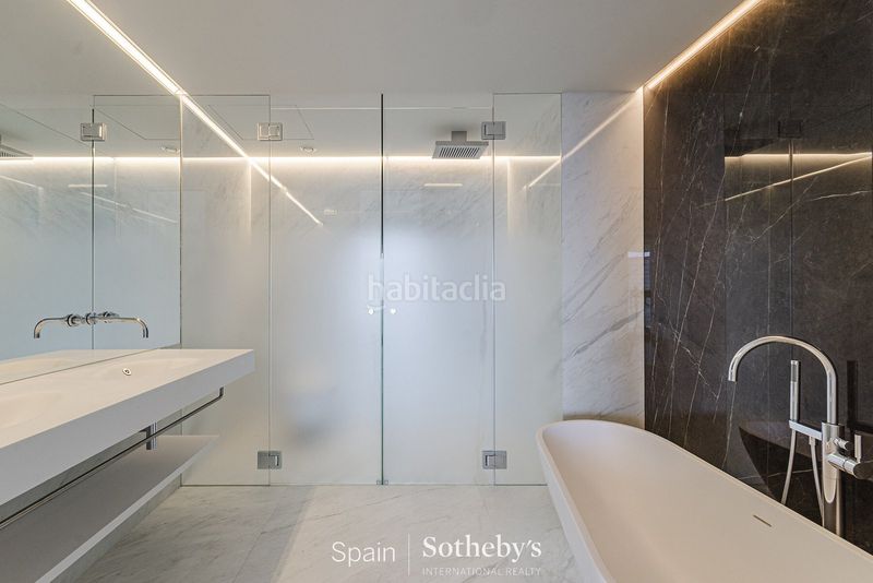 Foto 85440ca5-1c97-451b-9c70-3a231562b2b9. Apartament amb calefacció aparcament piscina a Provençals del Poblenou Barcelona