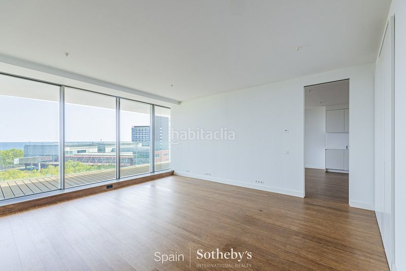 Foto ba909c89-f593-4614-a6a1-5d8ab95403db. Apartament amb calefacció aparcament piscina a Provençals del Poblenou Barcelona