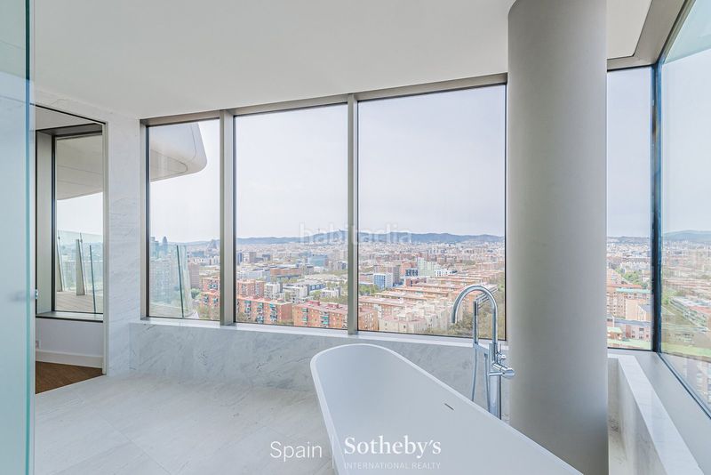 Foto 3e21996d-03bb-492f-8859-ff2da7b47255. Apartament amb calefacció aparcament piscina a Provençals del Poblenou Barcelona