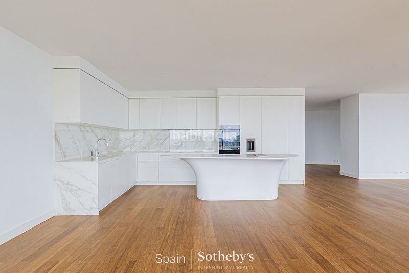Foto 4f798c4e-ff7b-415c-af5b-c3001fe08a87. Apartament amb calefacció aparcament piscina a Provençals del Poblenou Barcelona