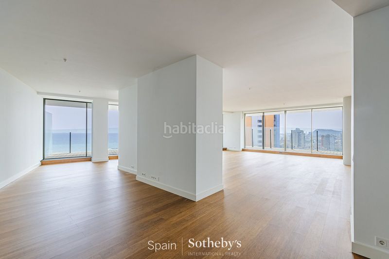 Foto 6b8edb39-5b12-481f-9f36-6fb2975b21ae. Apartament amb calefacció aparcament piscina a Provençals del Poblenou Barcelona