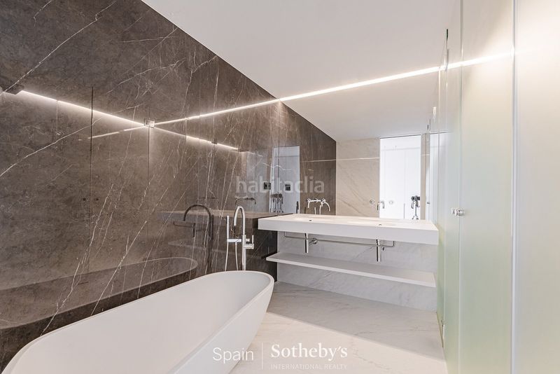 Foto aa6c856f-34cd-4de1-97ba-c51740e29e47. Apartament amb calefacció aparcament piscina a Provençals del Poblenou Barcelona