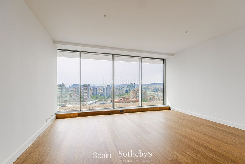Foto e6e91060-d9ca-4a42-962e-21739dd97e84. Apartament amb calefacció aparcament piscina a Provençals del Poblenou Barcelona