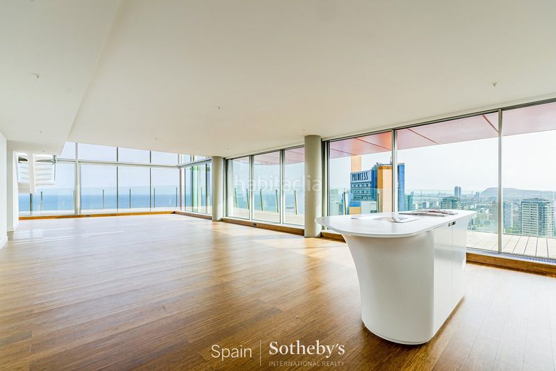 Foto 49f84e45-3541-41d6-8cad-3af0bba4a913. Apartament amb calefacció aparcament piscina a Provençals del Poblenou Barcelona