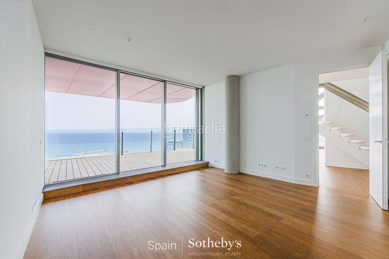 Foto 4eb52791-d3b1-49eb-9142-a24a8f3d2fe5. Apartament amb calefacció aparcament piscina a Provençals del Poblenou Barcelona