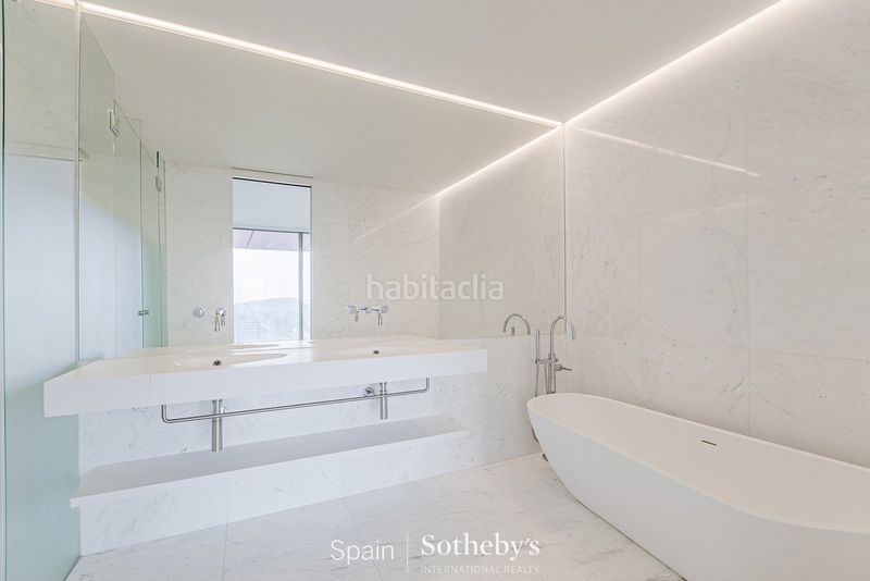 Foto ac21bb26-7759-4fd1-bb11-f81bde12f991. Apartament amb calefacció aparcament piscina a Provençals del Poblenou Barcelona