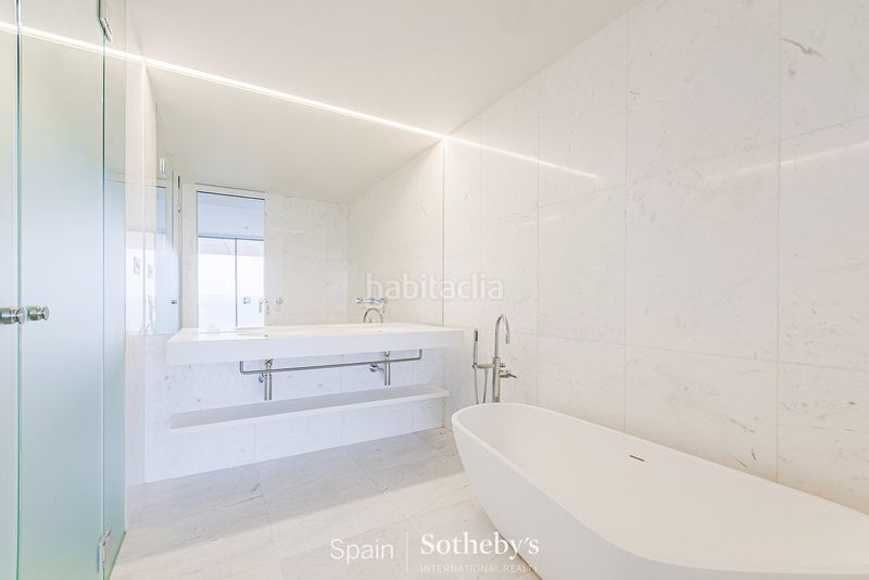 Foto cae46572-ea7f-4d30-9b45-d5eb9602ea8a. Apartament amb calefacció aparcament piscina a Provençals del Poblenou Barcelona