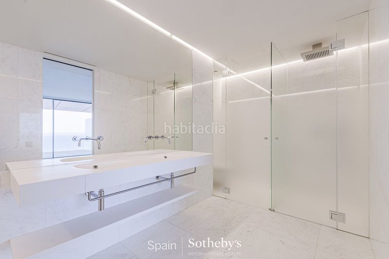 Foto fee1b3d2-130a-4330-94e1-face609bd50c. Apartament amb calefacció aparcament piscina a Provençals del Poblenou Barcelona