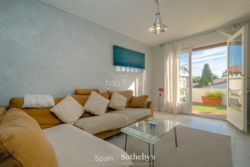 Foto d21bcf9d-5bc3-4fa0-8ec1-5eb15240c0d2. Casa amb calefacció aparcament piscina a Carmençó Empuriabrava