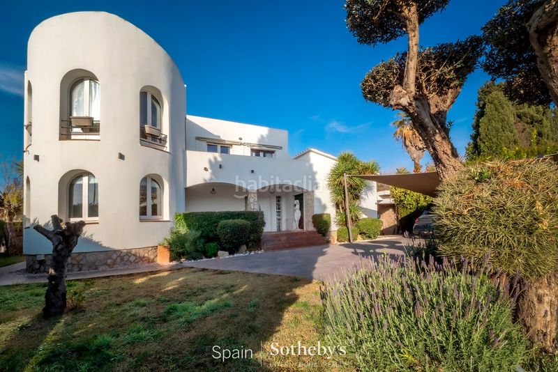Foto eb46a844-8cec-4907-bc40-84a65e56e608. Casa amb calefacció aparcament piscina a Carmençó Empuriabrava