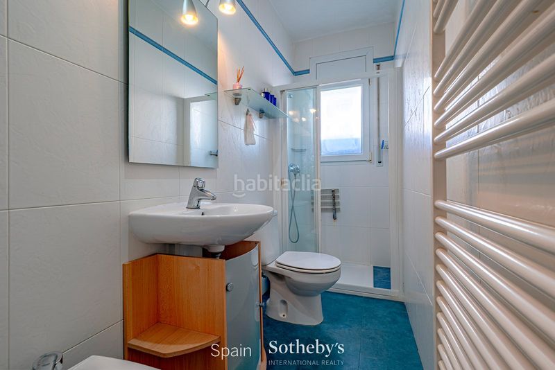 Foto f16cc8fe-36d4-43b6-901f-6a977a7a8e71. Casa amb calefacció aparcament piscina a Carmençó Empuriabrava