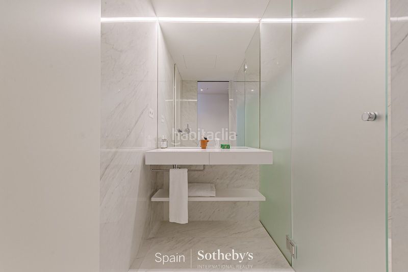 Foto 0a69f87d-fd0c-480a-855f-3fdd856b6499. Apartament amb calefacció aparcament piscina a Provençals del Poblenou Barcelona