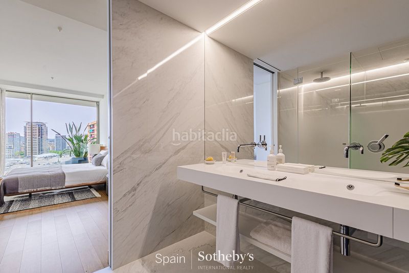 Foto 792fff0f-02f4-4a8f-915f-699cc152eef9. Apartament amb calefacció aparcament piscina a Provençals del Poblenou Barcelona