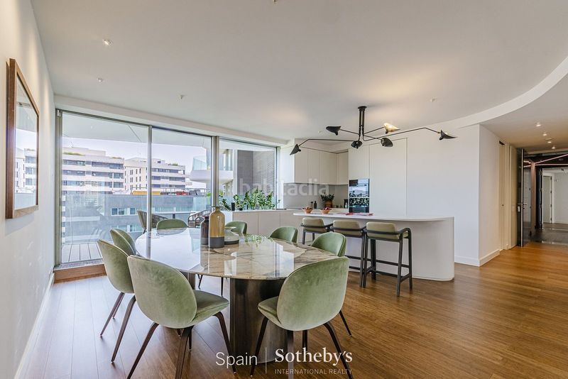 Foto 9d547777-9e01-4c27-9d67-6dc37e16441f. Apartament amb calefacció aparcament piscina a Provençals del Poblenou Barcelona