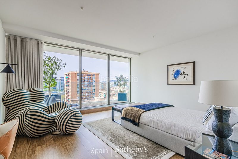 Foto c3f04cdf-ac1a-4caf-bb6f-8156e5f7ef66. Apartament amb calefacció aparcament piscina a Provençals del Poblenou Barcelona