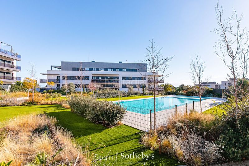 Foto 4cbf35f4-8d91-48e3-b3ab-31b39e799332. Àtic amb calefacció aparcament piscina a La Plana Sitges