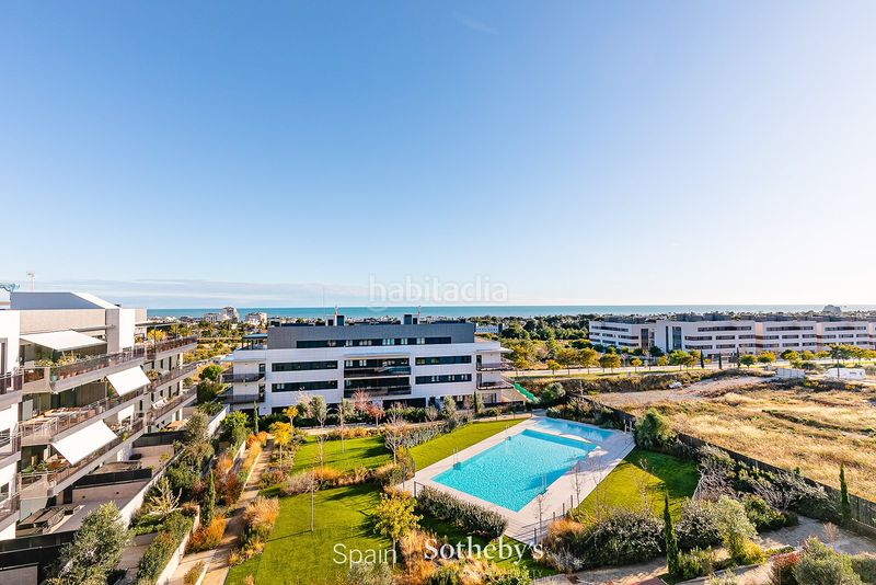 Foto a2478dc8-0dfa-46f2-8801-409c2cc47d19. Àtic amb calefacció aparcament piscina a La Plana Sitges