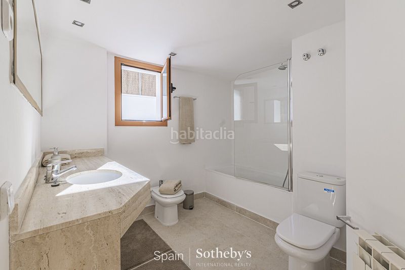 Foto 339cfd50-b87e-4d80-a816-f4e48f0de191. Casa amb calefacció aparcament piscina a Vallvidrera - Tibidabo - Les Planes Barcelona