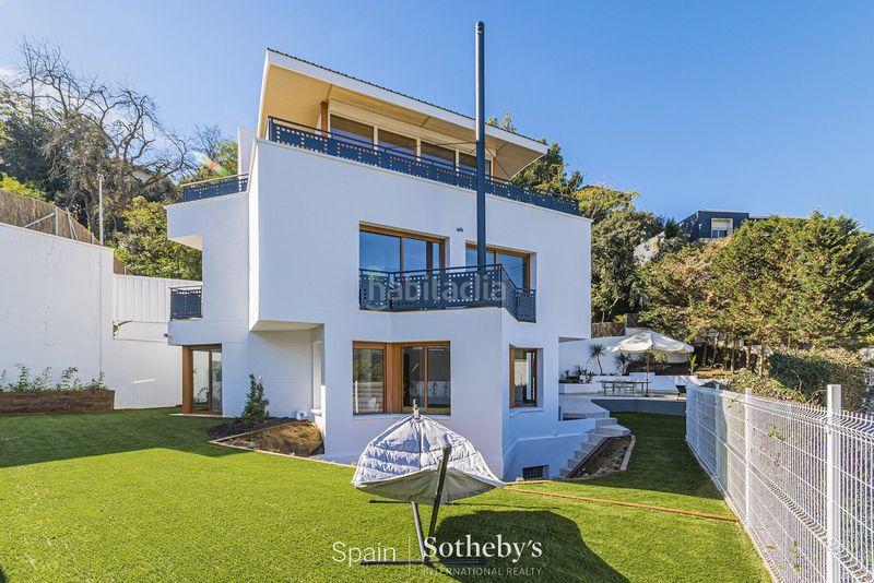 Foto bd89669c-b2bd-441c-8776-f694cc91410d. Casa amb calefacció aparcament piscina a Vallvidrera - Tibidabo - Les Planes Barcelona