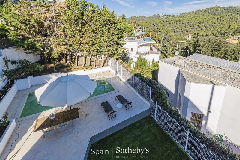 Foto c5eeb259-04af-40d6-9df8-a937d5efab0e. Casa amb calefacció aparcament piscina a Vallvidrera - Tibidabo - Les Planes Barcelona