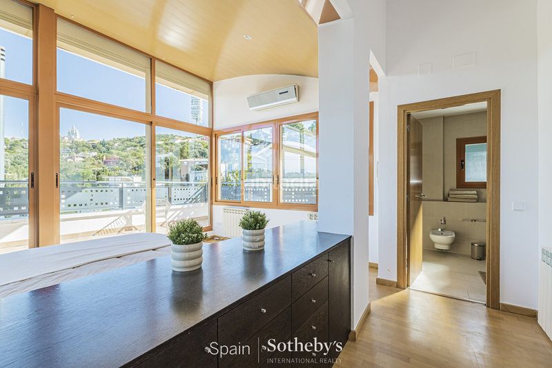 Foto f8da1285-6b2e-44f3-8d75-2d4cc36d662f. Casa amb calefacció aparcament piscina a Vallvidrera - Tibidabo - Les Planes Barcelona