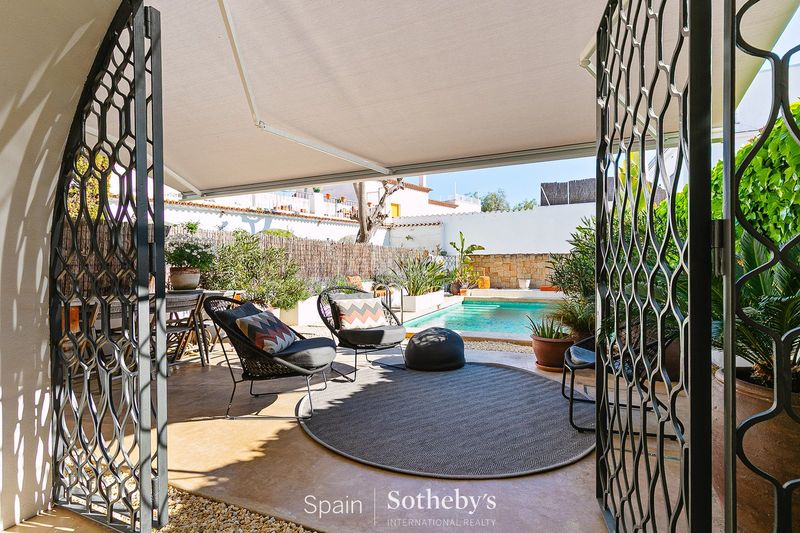 Foto 484629c1-2bbc-4dff-a255-f18070a6d50b. Doppelhaus mit heizung pool in Centre Sitges