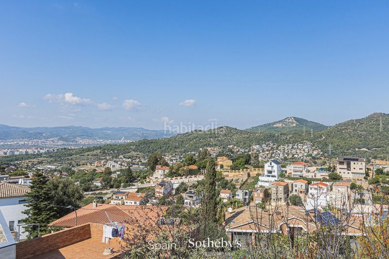 Foto 6bd14693-5bec-405a-88fd-4bc69031569b. Casa amb calefacció aparcament piscina a La Miranda Esplugues de Llobregat