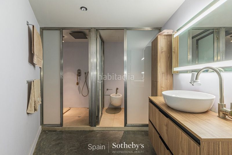 Foto 781d830a-47c4-4c98-96af-2e98787df9d3. Casa amb calefacció aparcament piscina a La Miranda Esplugues de Llobregat