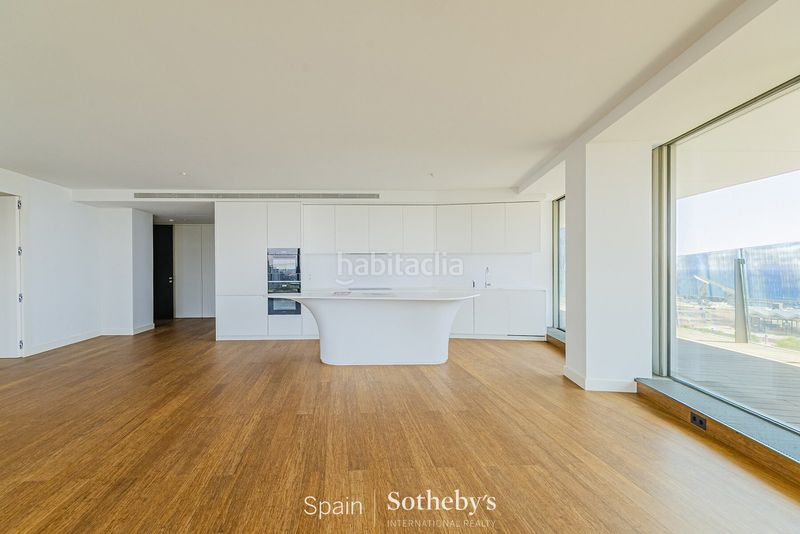 Foto d1fd8c22-ec50-4dd9-87bd-b22de32da2e1. Piccolo appartamento con riscaldamento parcheggio piscina in Barcelona
