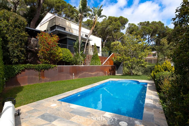 Foto 3fbb2334-6158-4a6d-867a-d8efde7b8786. Casa amb aparcament piscina a Premià de Dalt